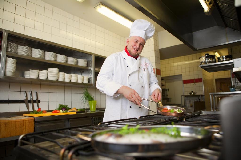 Hotel Zur Alten Muehle Neuenburg  Ngoại thất bức ảnh